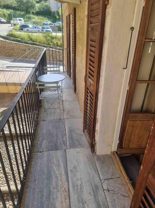 Appartement Au Coeur De La Ville كورتي المظهر الخارجي الصورة